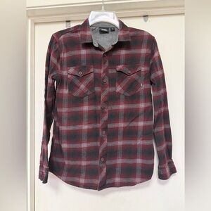 VANS women’s red/black plaid flannel - size L